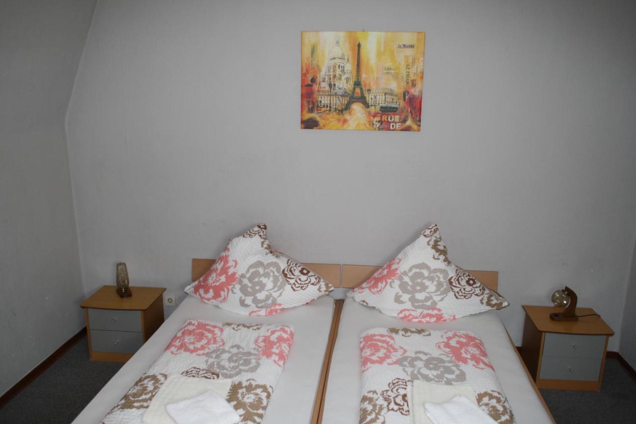 Hotel Restaurant Balkan เทรียร์ ภายนอก รูปภาพ